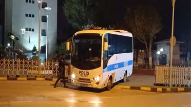 Mahkeme salonunda tutuklamalar