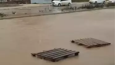 Sel sularının sokakları kaplaması