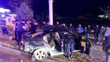 Malatya’da Araç Trambüs Direğine Çarptı: Sürücü Hastaneye Kaldırıldı