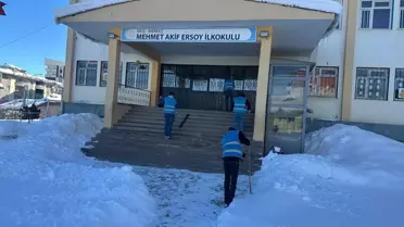 Muş’ta Yarıyıl Tatilinde Okullarda Gönüllü Temizlik ve Onarım Çalışmaları