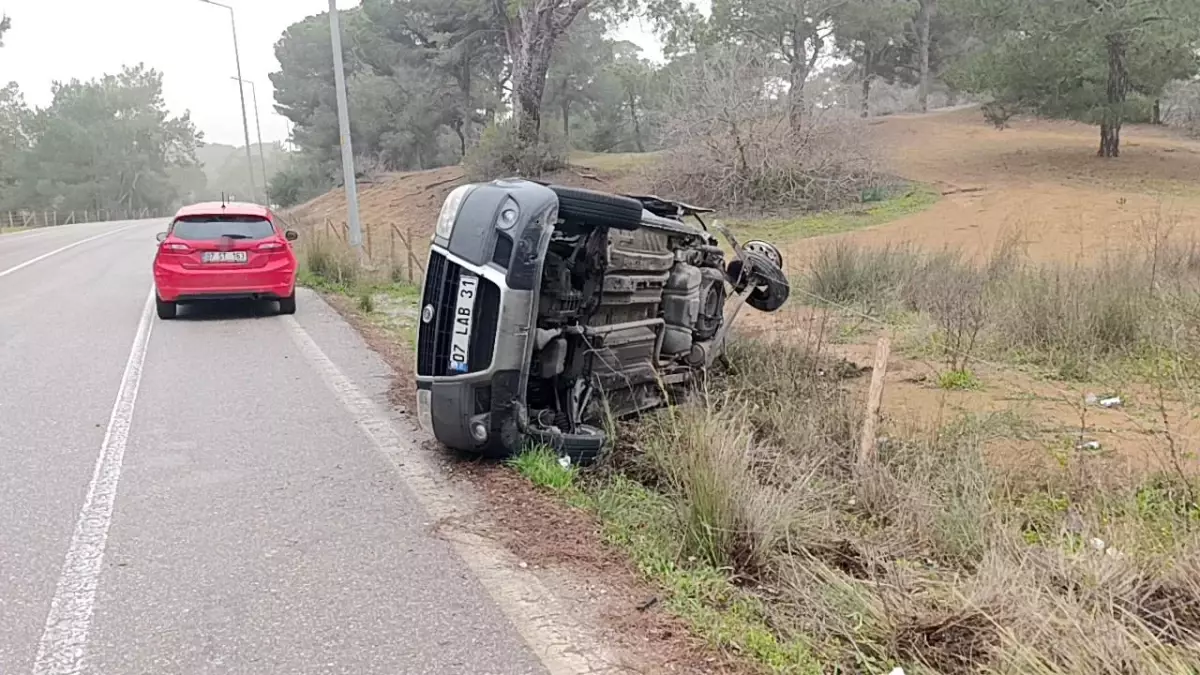 Manavgat’ta Çarpışma: İki Sürücü Hastaneye Kaldırıldı