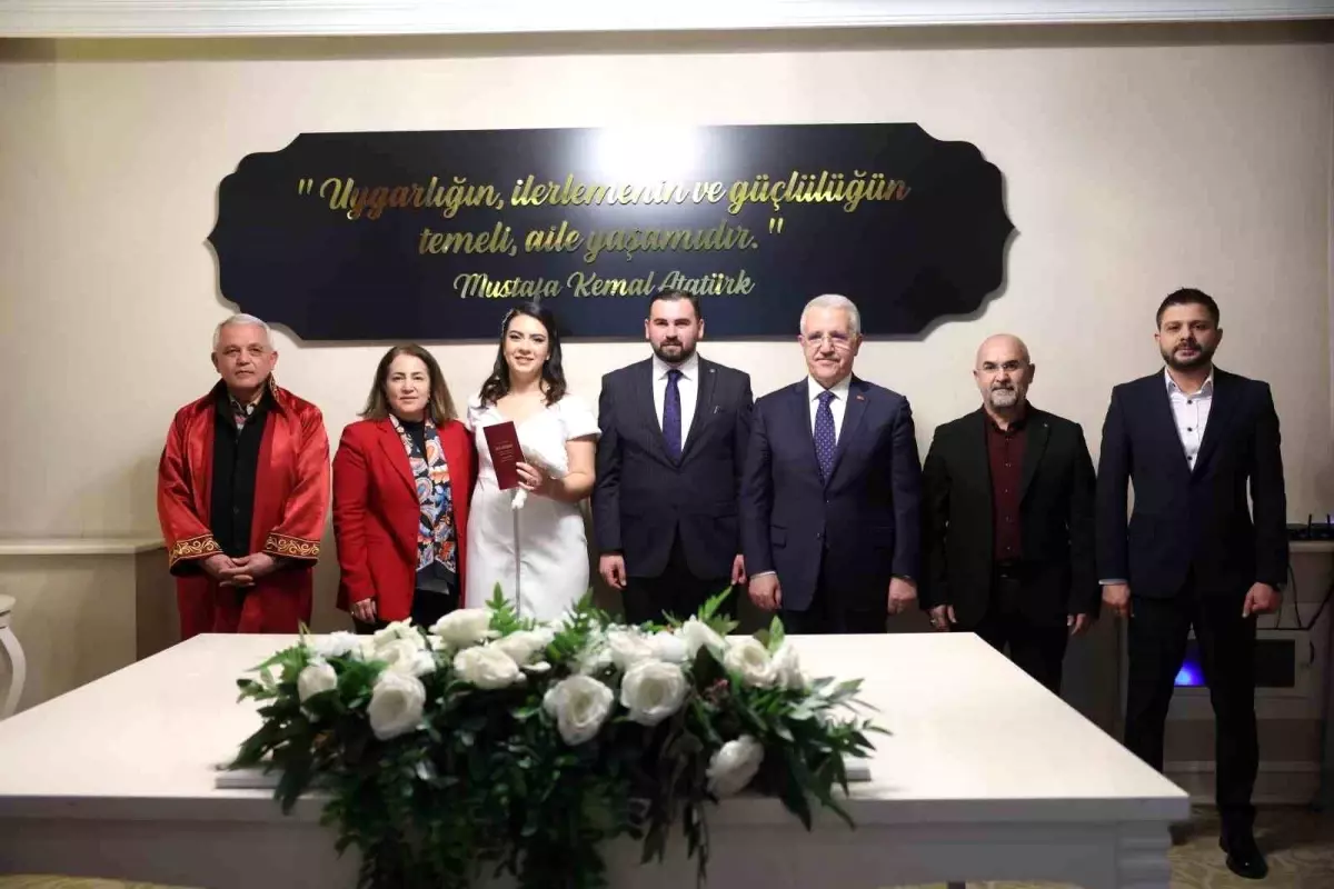 Aybay ve Yıldırım Aileleri Birleşti: Elif İrem ve Alper'in Unutulmaz Nikahı