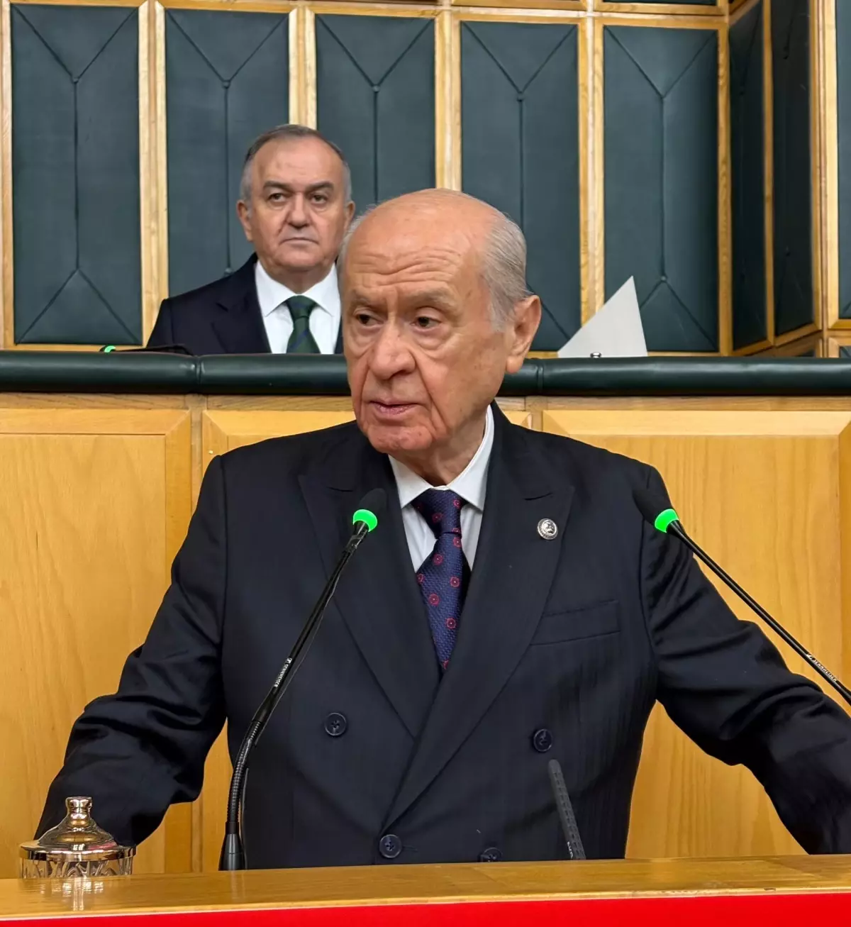 Bahçeli: Erken seçim çağrısı 'siyasi ahmaklık' – Parti lideri açıklıyor