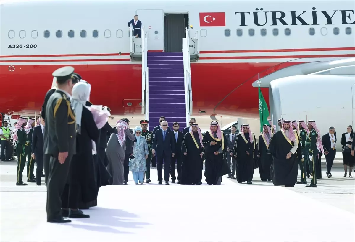 Cumhurbaşkanı Erdoğan, Suudi Arabistan’da Resmi Ziyaretini Gerçekleştirdi