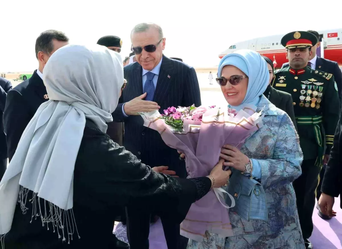 Erdoğan, Riyad’da Görüşmeler İçin TUR Uçağıyla Varış Yaptı