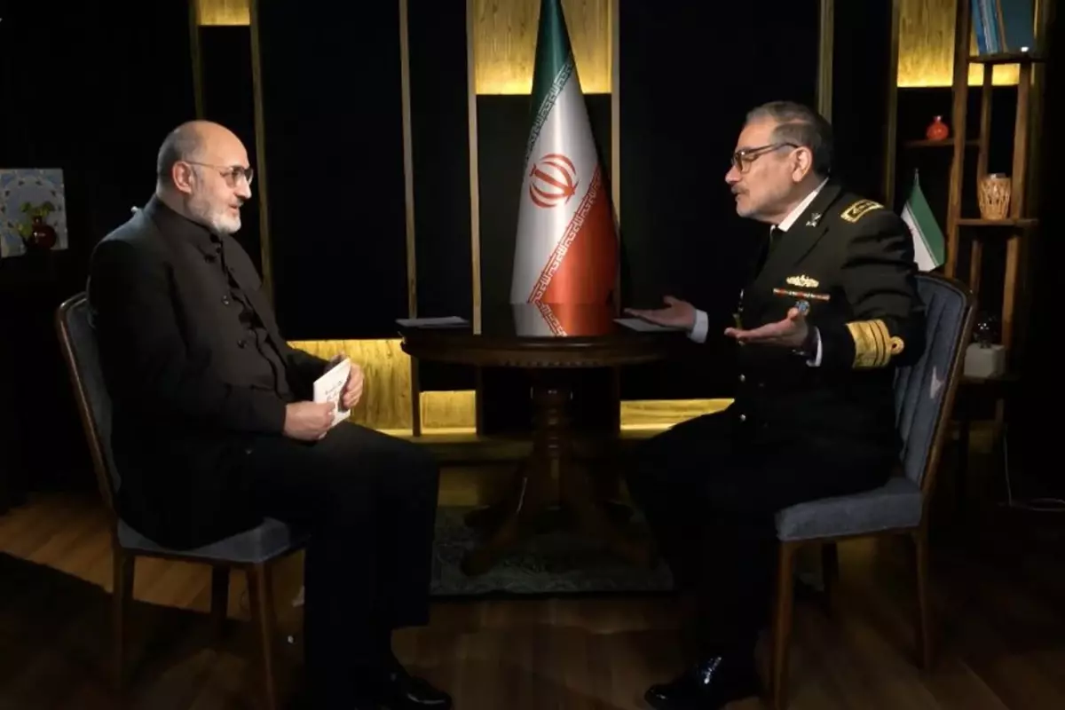 İran Dini Lideri Danışmanı Ali Şemhani, Askeri Üniformasıyla Nükleer Müzakere Koşullarını Açıklıyor