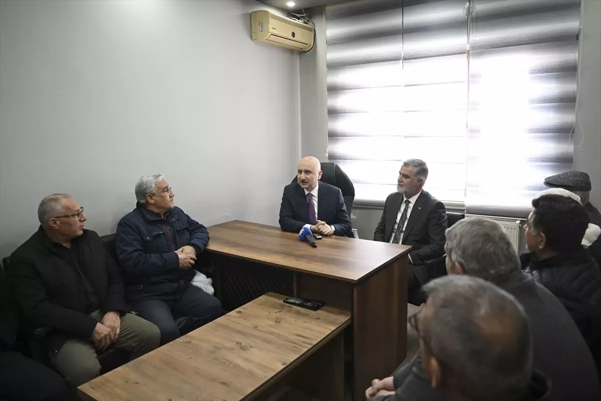 TBMM Komisyon Başkanı Karaismailoğlu, TÖHOB'u Ziyaret Ederek Trafik Çözüm Önerilerini Paylaştı