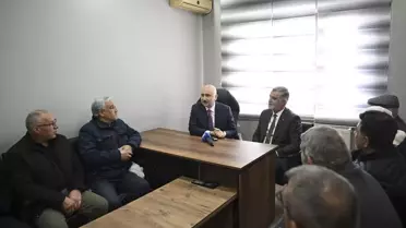 Karaismailoğlu'nun TÖHOB ziyareti sırasında çekilen fotoğraf