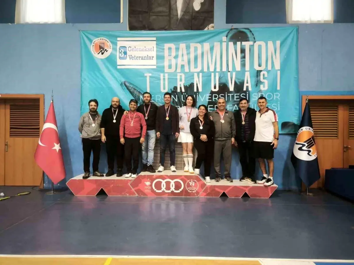 Niğde Veteran Badminton Takımı Mersin Turnuvasında 14 Altın Madalya Kazandı