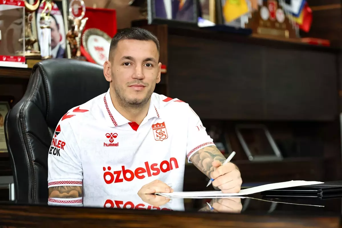 Rey Manaj, 3,5 Yıllık Sözleşmeyle Sivasspor’a Dönüyor