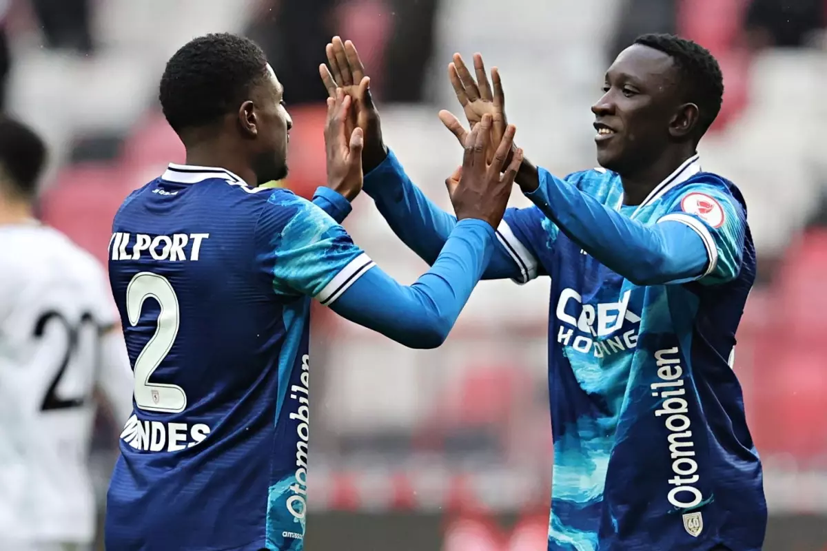 Samsunspor, Marius Mouandilmadji'nin İki Golüyle Bodrum FK'yı 2-0 Mağlup Etti