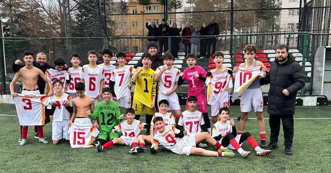 1299 Bilecik Spor, U14 Gençler Ligi'nde 4-0'lık Galibiyetle Şampiyonluğa Taştı