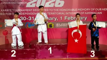 Alaşehirli karatecilerin madalya anı