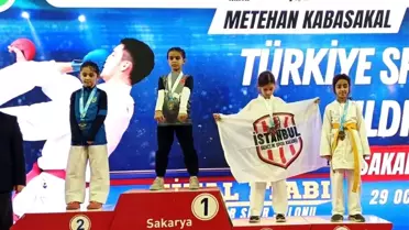 Kartepe Belediyespor karatecilerinin madalya töreni