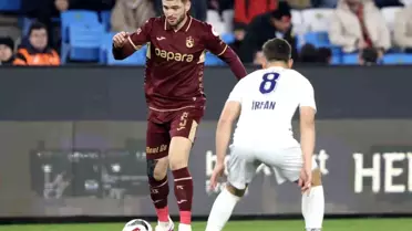 Stadyumda Trabzonspor ve Fethiyespor takımları