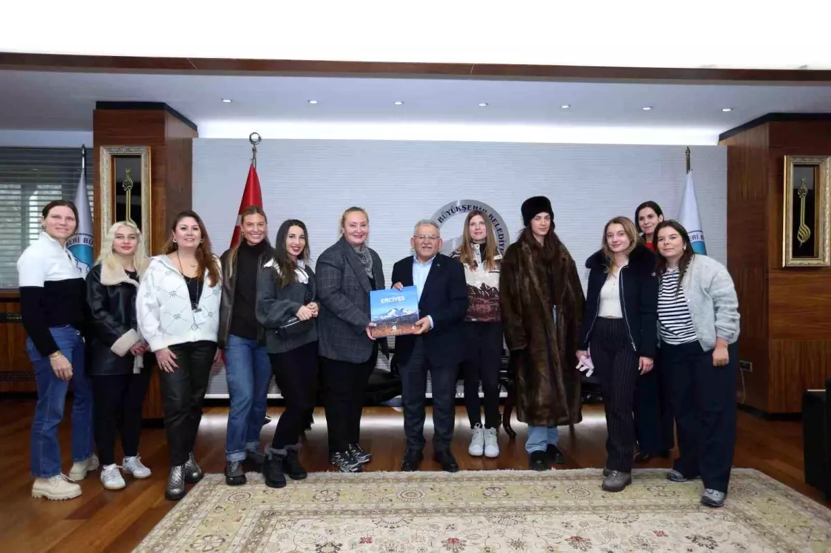 Kayseri Büyükşehir Belediyesi, Paris Büyükelçiliği Kültür Heyetini Şehrin Turizm Zenginliğiyle Karşıladı