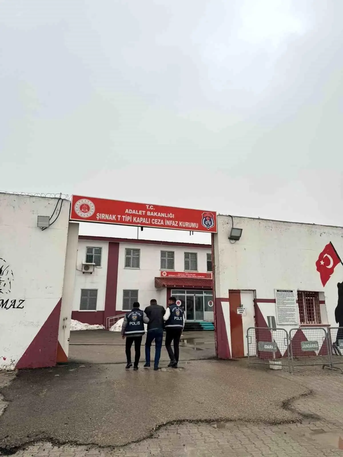Şırnak’ta 13 Yıllık Hapis Cezalı Kişi Uyuşturucu Kaçakçılığı Nedeniyle Yakalandı