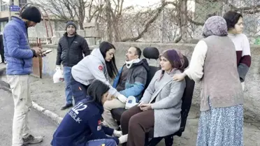 Aksaray'da Kamyonet ve Hafif Ticari Araç Çarpıştı: 3 Yaralı