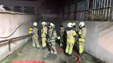 Avcılar'da Tekstil Atölyesi Deposu Yangını Kontrol Altına Alındı
