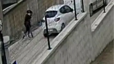 İnegöl'de Trafik Kazası Sonrası Sürücüler Arasında Şiddetli Kavga Güvenlik Kamerasına Yansıdı