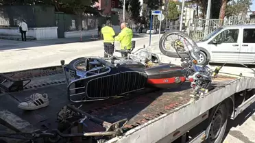 Burdur’da Motosiklet Sürücüsü Kavşağa Hızla Girerek Otomobile Çarptı, 2 Yaralı