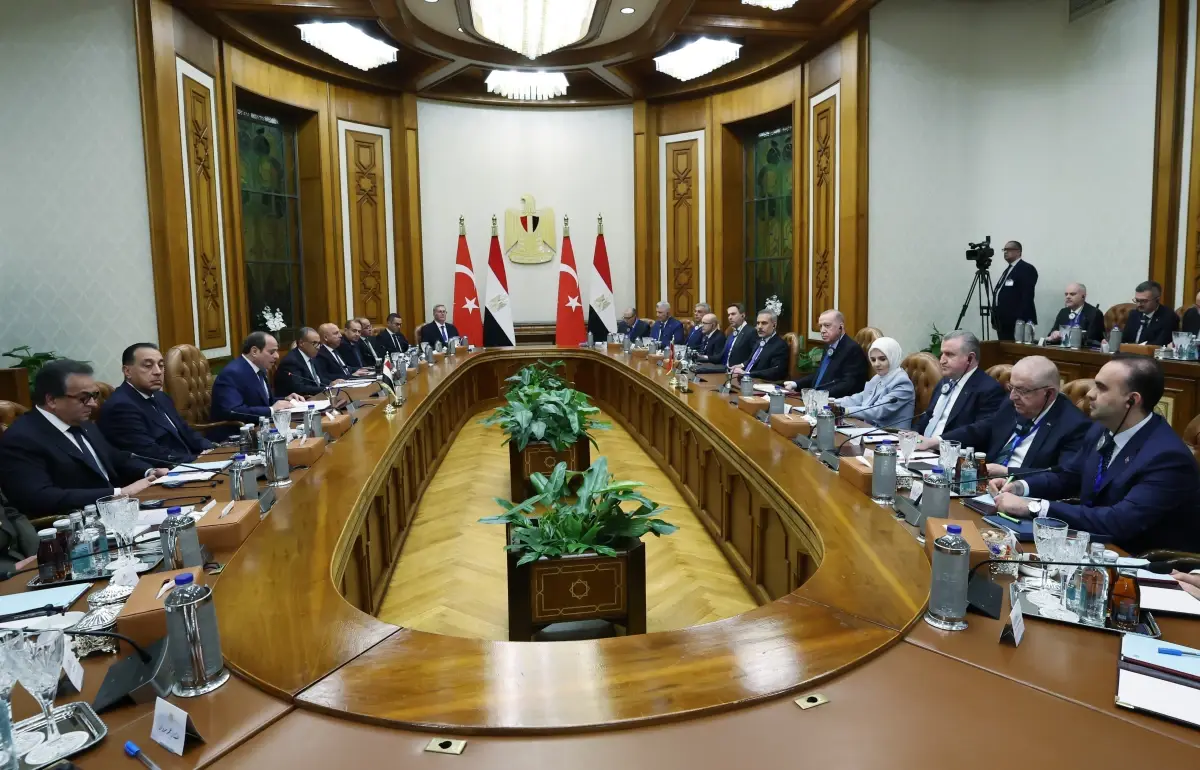 Erdoğan ve Sisi, Mısır’da Stratejik Görüşme Gerçekleştirdi