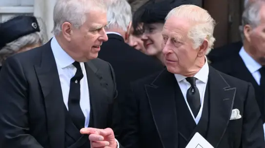 Prens Andrew, Epstein Skandalı Sonrası Windsor Kalesi'nden Ayrıldı