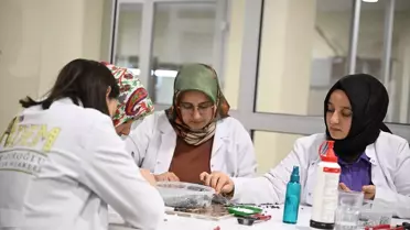 Kahramanmaraş'ta Depremzedelere Umut: Kadınlar İçin El Sanatları Atölyeleri