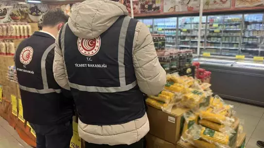 İzmir’de Ramazan Öncesi Market Denetiminde Fiyat ve Hijyen Kontrolleri