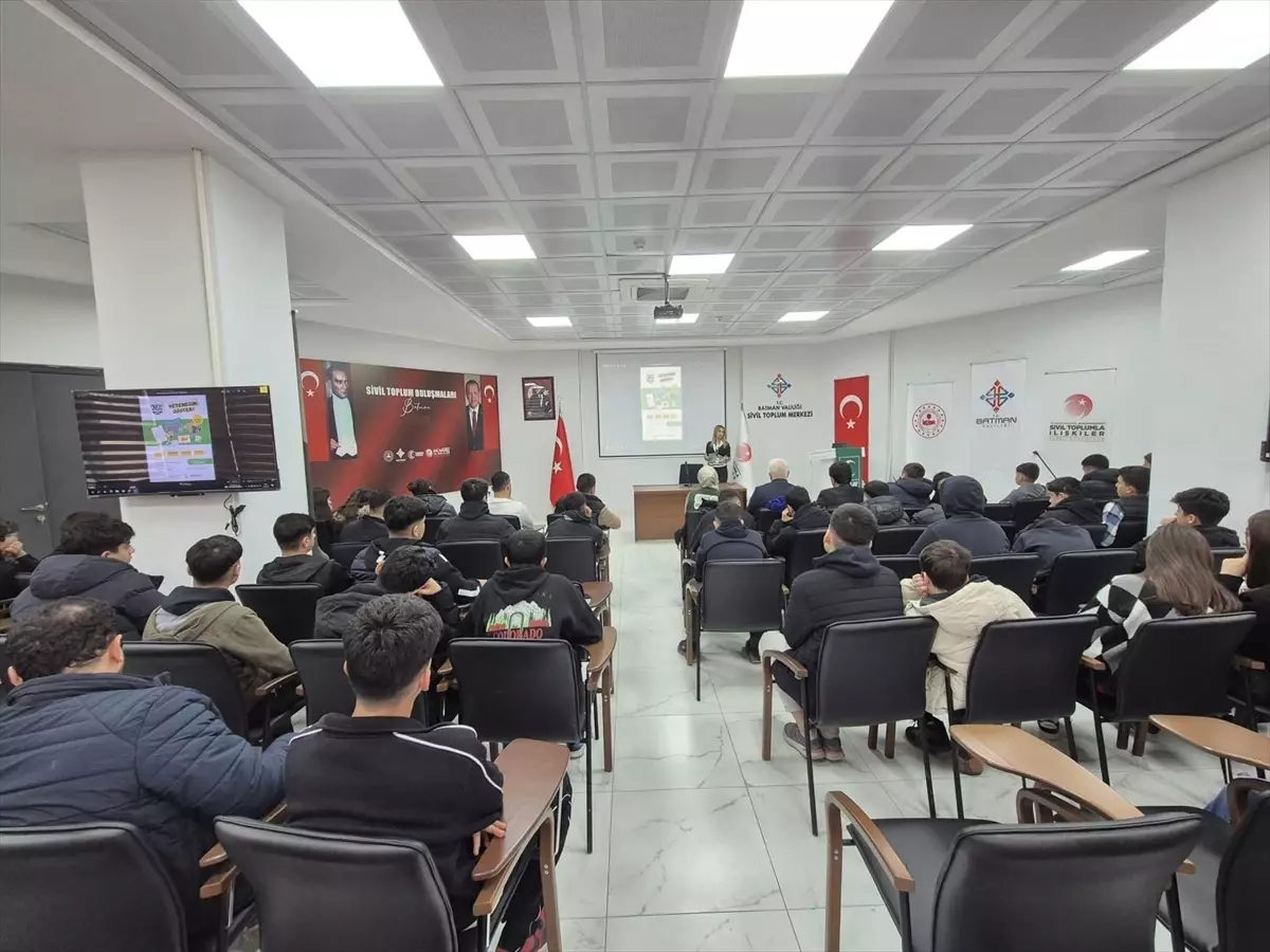 Batman’da Yeşilay ve YEDAM’dan Öğrencilere Bağımlılık Danışmanlığı