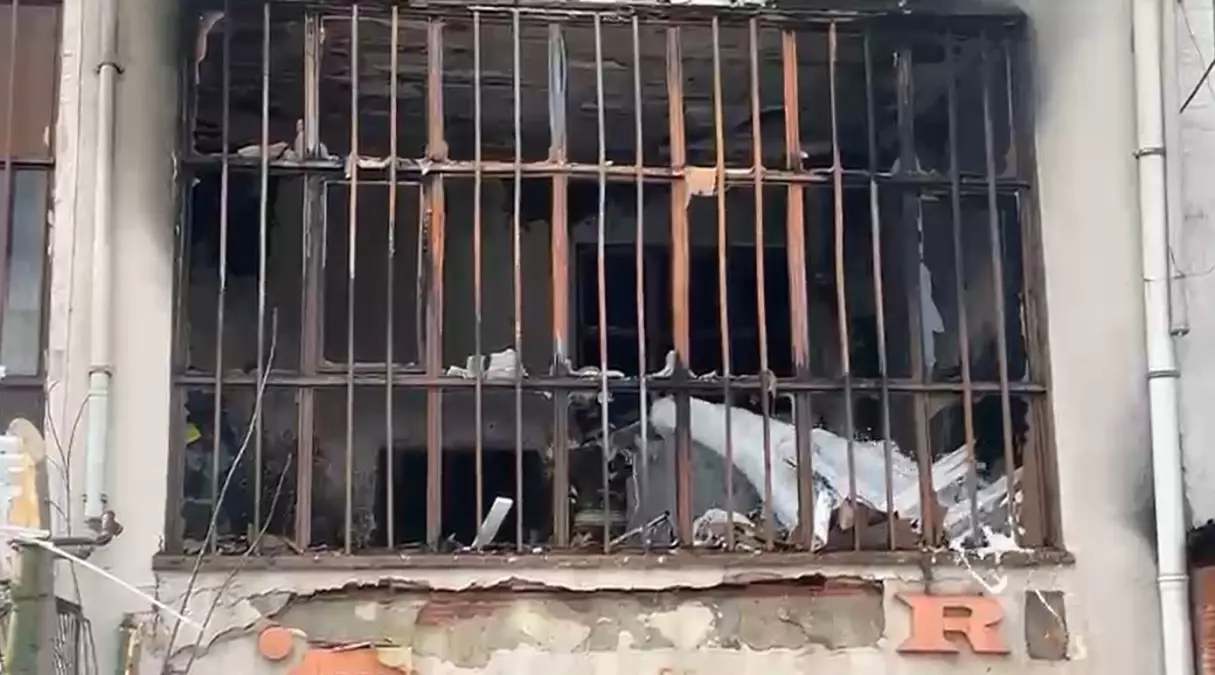 Bursa’da Dekoratif Köpük Atölyesinde Yangın: Yarım Saatte Kontrol Altına Alındı