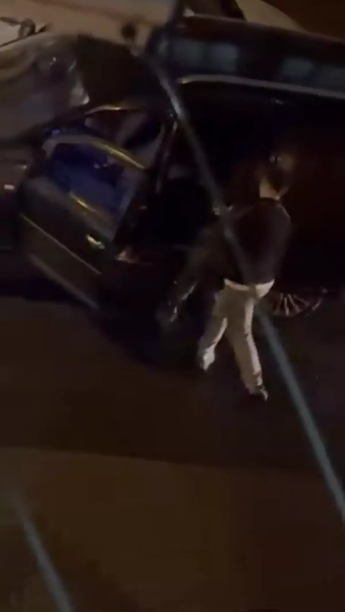 Fatih’te Sokakta Kadın Zorla Arabaya Bindirilmeye Çalışıldı, Mahalle Halkı Müdahale Etti