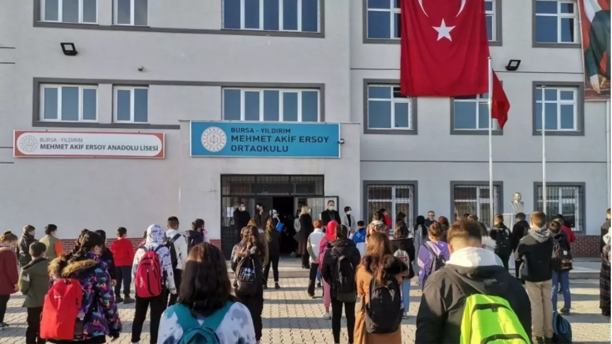 Bursa’da 17 Yaşındaki Liseli Öğrencinin Okulda Kalp Krizi: Acı Kaybı