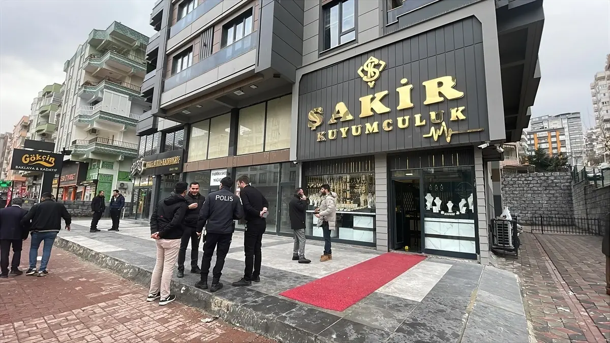 Karaköprü'de Silahlı Kuyumcu Soygunu: 6 Şüpheli Gözaltına Alındı