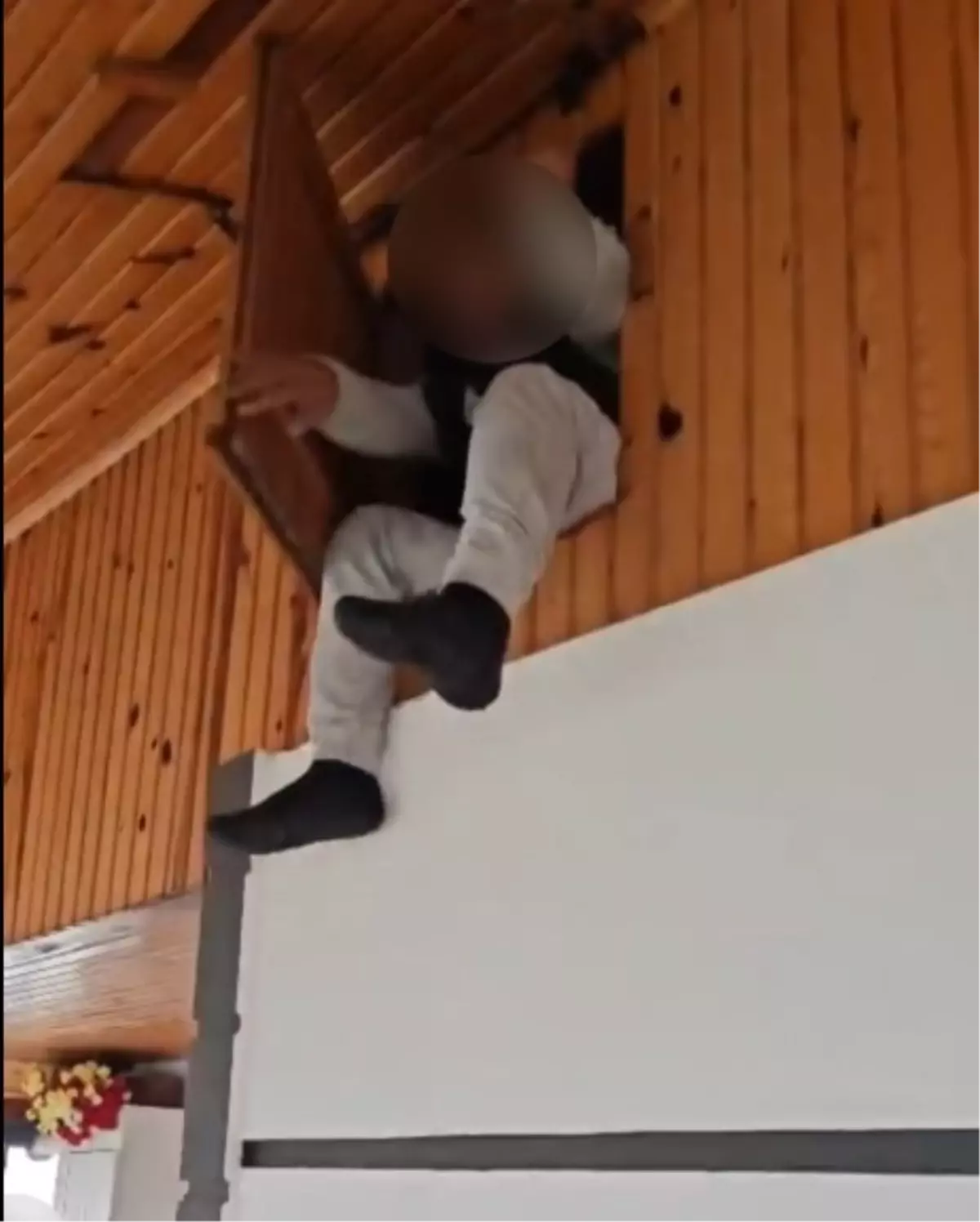 Yalova’da Kaçak Şüpheli Tavan Arasında Yakalandı