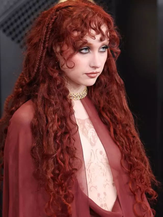 Chappel Roan'ın elbisesi detayları