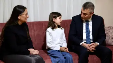 Üçüncü Yılda Umre Umudu: 6 Şubat Depremi Kurtarılan Hazal’ın Mersin Valiliği Destekli Hac Yolculuğu