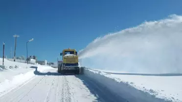 Merzifon’da Karla Mücadele Hız Kesmeden Sürüyor
