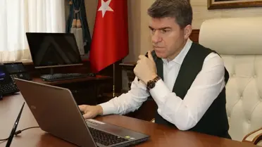 Amasya Valisi Önder Bakan, AA’nın 2025 Yılın Kareleri Yarışmasında Jürilik Yaptı