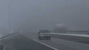 Anadolu Otoyolu ve D‑100’de sisli yol görünümü