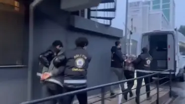 Ümraniye'de Kaçak Silah Operasyonu: 6 Şüpheli Tutuklandı, 46 Ruhsatsız Silah Ele Geçirildi