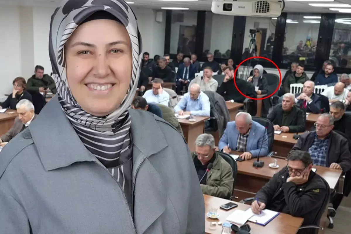 Meclis toplantısı sırasında konuşma anı