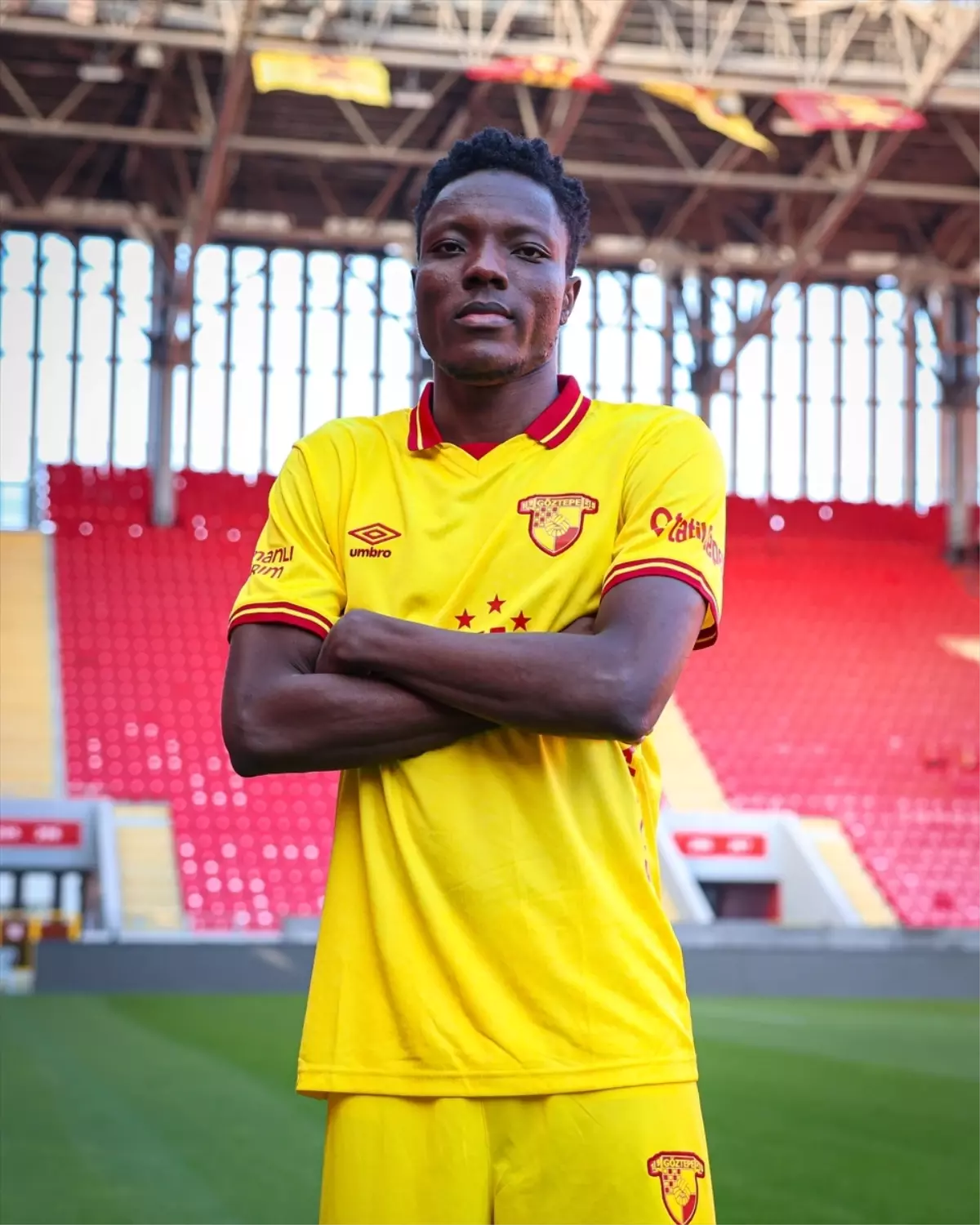 Göztepe, Musah Mohammed'i 3,5+1 Yıllık Sözleşmeyle Kadrosuna Katıyor