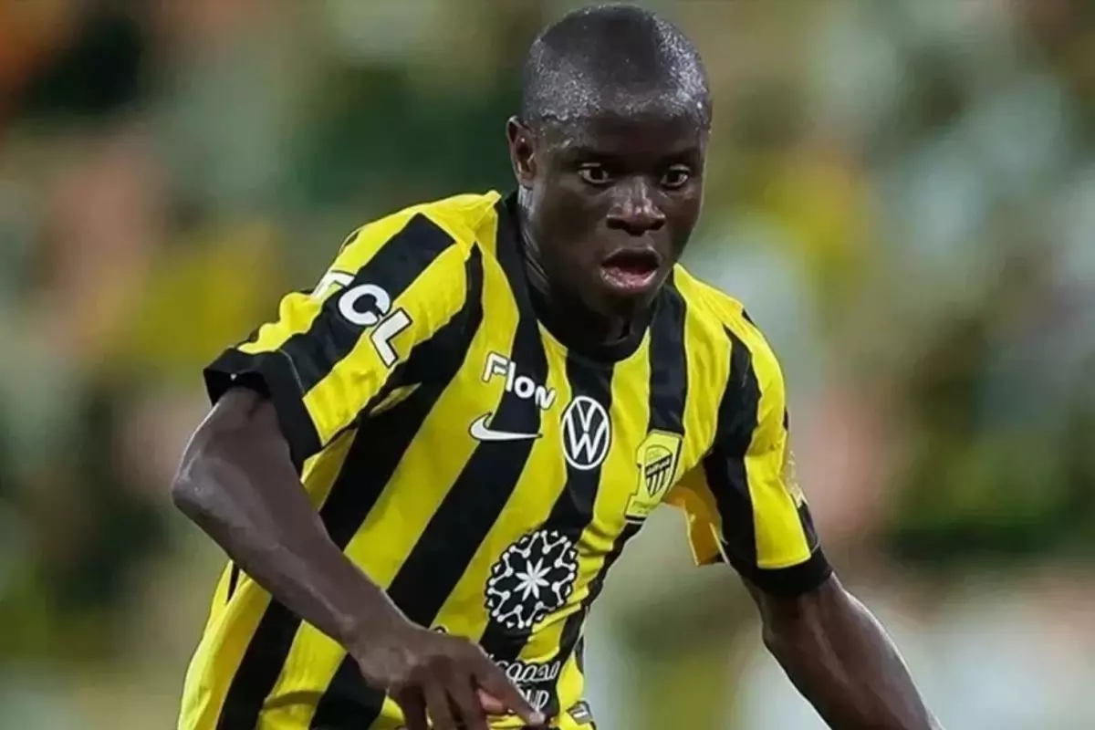 Fenerbahçe, Orta Saha Gücüne N'Golo Kante Katıldı