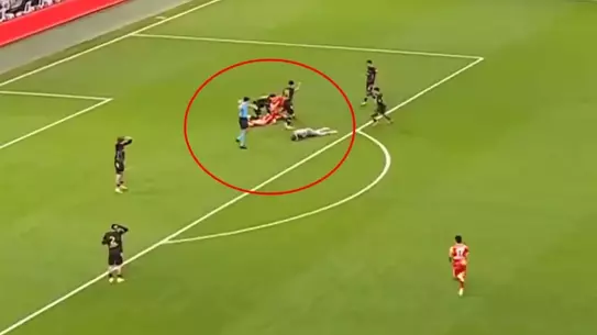 Galatasaray - İstanbulspor Maçında Ambulans Girişi: Kaleci Hastaneye Taşındı