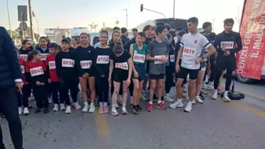 Denizli'de Atatürk'ün 95. Yıl Dönümünde Renkli Yol Koşusu