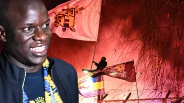 Fenerbahçe'nin Yeni Yıldızı N'Golo Kante İstanbul Havalimanı'nda Coşkuyla Karşıladı