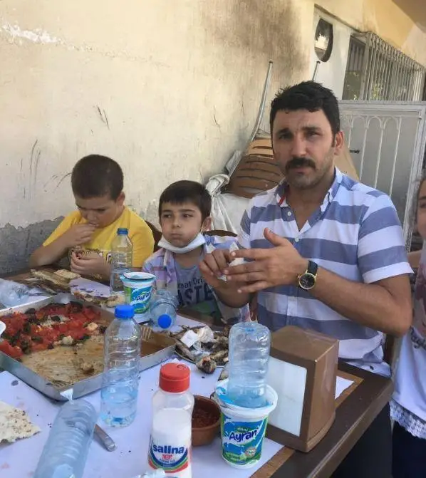 Kurtarma ekipleri çalışırken