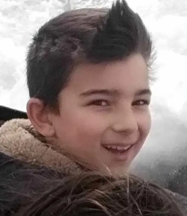 Enkaz altındaki arama çalışması