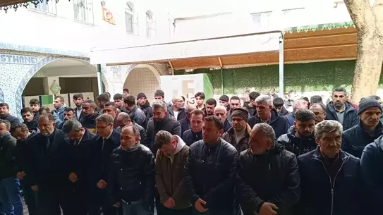 Bursa’da Kalp Krizi Geçiren Lise Öğrencisi Rabıa Akyüz’ün Vefatı ve Anlamlı Veda Töreni
